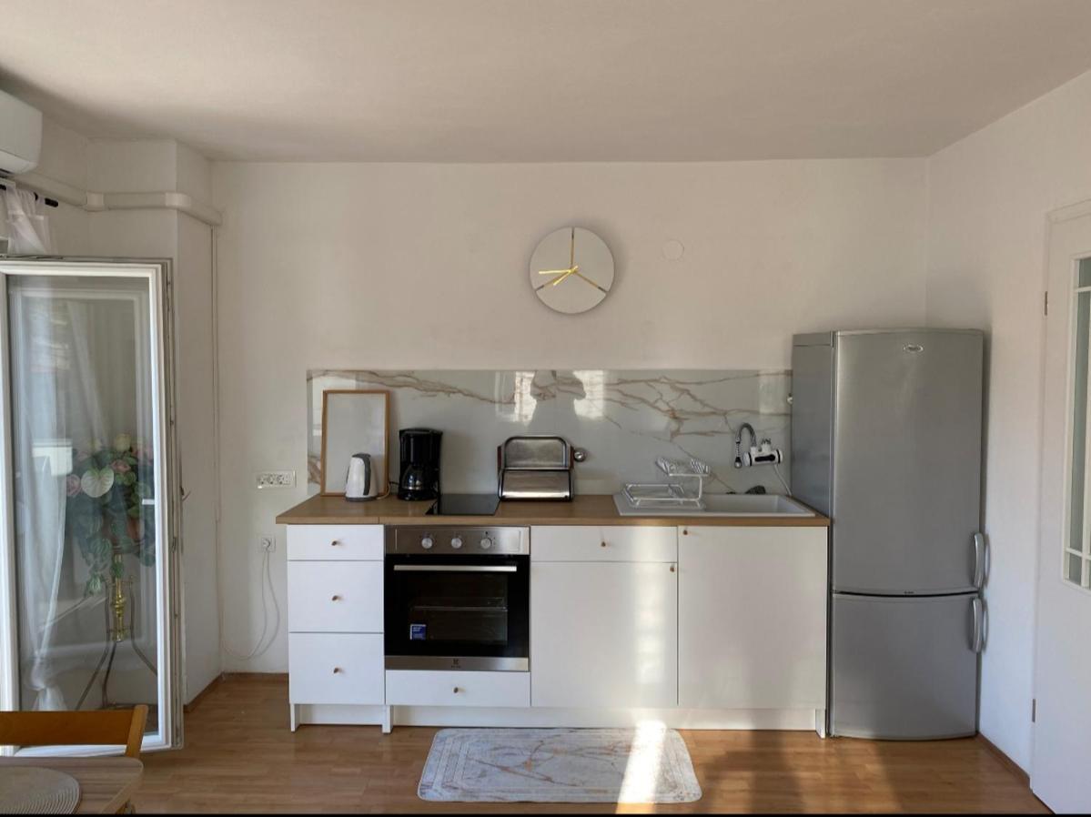 Apartment Remi, Penthouse With Balcony, Free Parking Marina Exteriör bild
