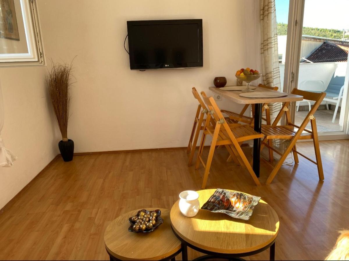 Apartment Remi, Penthouse With Balcony, Free Parking Marina Exteriör bild