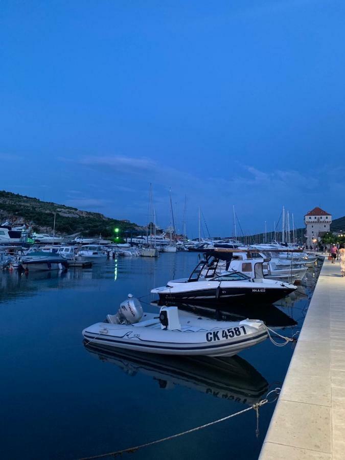 Apartment Remi, Penthouse With Balcony, Free Parking Marina Exteriör bild